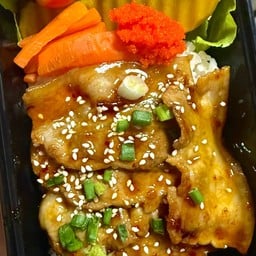 ข้าวหน้าหมูสามชั้นเทอริยากิ สไปซี่