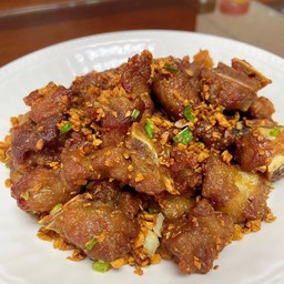 ซี่โครงหมูทอดกระเทียม
