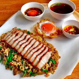 SETกะเพราหมู หน้าหมูทอดทงคัตซึ