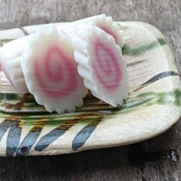 ลูกชิ้นปลานารุโตะ