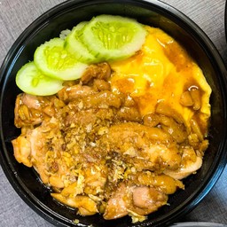 ไก่ผัดกระเทียมพริกไทย