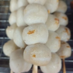 ร้านชานนท์ลูกชิ้นปิ้ง