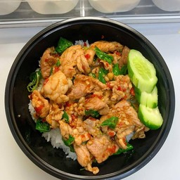 ผัดกระเพราหมูชิ้น