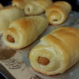 ขนมปังไส้กรอก