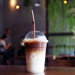 GreenWolf Coffeeshop พหลโยธิน 49/1 แขวงลาดยาว เขตจตุจักร กรุงเทพมหานคร 1 0 9 0 0