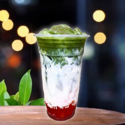 มัทฉะลาเต้สตรอว์เบอร์รี่สคอว์ซ (Match Latte Strawberry squash)
