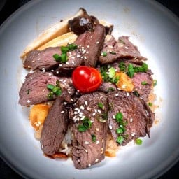 ข้าวหน้าเนื้อย่าง - พิคานย่า