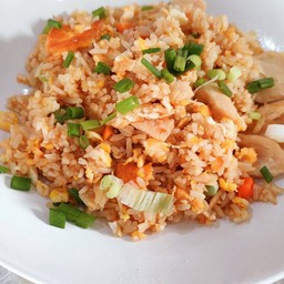 ข้าวผัด หมู/ไก่