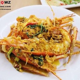 กุ้งแม่น้ำผัดผงกระหรี่