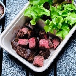 เนื้อย่างเต๋า จิ้มแจ่ว (พิคานย่า Aus)