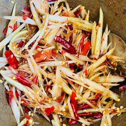 ส้มตำแม่มด