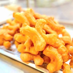 ปาท่องโก๋ 10 ตัว+นมข้น