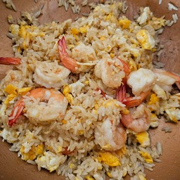 ข้าวผัดโคตรกุ้ง