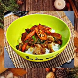 ผัดพริกแกงหมูกรอบกังฟู