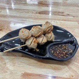 ลูกชิ้นเนื้อปิ้ง 3 ไม้