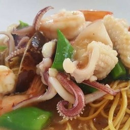ราดหน้าบะหมี่กรอบ ทะเล