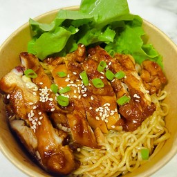 หมี่-ข้าว ในคอนโด