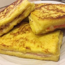 ขนมปังชุบไข่..หน้าวนิลา