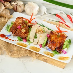 ไก่สามเซียน จานเล็ก สำหรับ 1-2 ท่าน