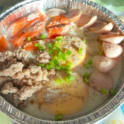 ไข่กระทะ หมูสับ,ไส้กรอก,ปูอัด