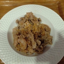 หมูทอดกระเทียม(กับข้าว)