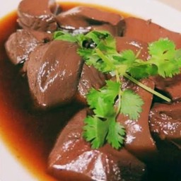 เลือดไก่ตุ๋น