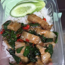 กะเพราหมูชิ้น