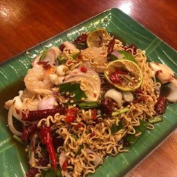 ยำมาม่ารวมมิตร