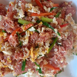 แหนมผัดไข่