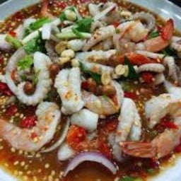 Yum Tum แซ่บบ่อ ดินแดง