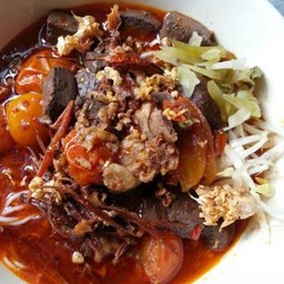 เกาเหลาน้ำเงี้ยวหมู