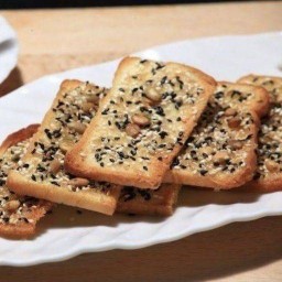 ร้านขนมปังกรอบน้องไอซ์ ติวานนท์ ไม่มี
