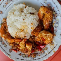 ข้าวราดกุ้งผัดพริกเกลือ