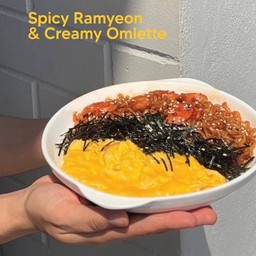 Spicy Ramyeon with Omelette
