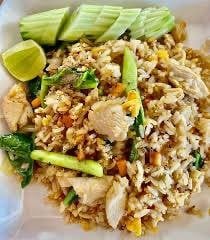 ข้าวผัดซีอิ๊วไก่