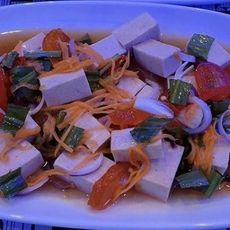 ยำนัวหมูยอ ไข่แดงเค็ม