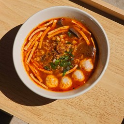 ก๋วยจั๊บญวน ต้มยำ