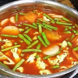 แกงส้มผักรวม,แกงส้มชะอมทอด