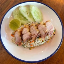 ข้าวผัดหมูกรอบ