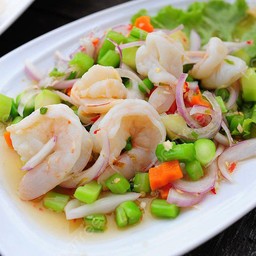 ยำคะน้ากุ้งสด