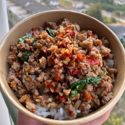 ข้าวกระเพราหมูสับแสบปาก