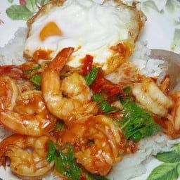 ข้าวกะเพราคอนโด สุขุมวิท