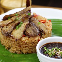 ข้าวผัดต้มยำสันคอหมูย่าง