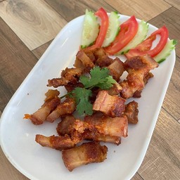 หมูสามชั้นทอดเกลือ (กับข้าว)