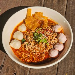 ก๋วยเตี๋ยวหมูสับ ต้มยำ