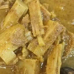 แกงหมูหน่อไม้