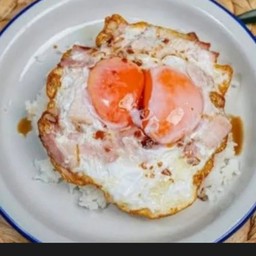 ข้าวไข่ดาวแม็กกี้