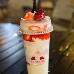 นมสดสตรอเบอร์รี่ปั่น