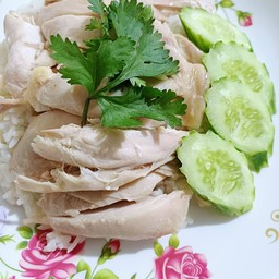 ข้าวมันไก่เนื้อล้วนๆเนื้อน่องสะโพกพิเศษ