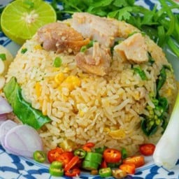 ข้าวผัดคะน้าปลาเค็ม